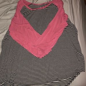 Women’s shirt from maurices size 3 which is 3x